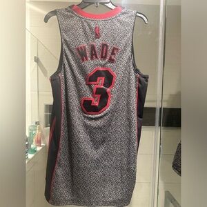 Miami heat Dwayne Wade jersey (fits adult medium large)